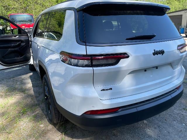 2026 Jeep Grand Cherokee Laredo Altitude 4x4