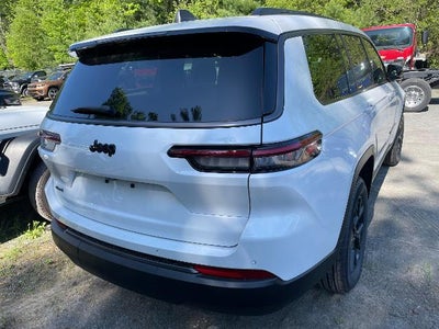 2026 Jeep Grand Cherokee Laredo Altitude 4x4