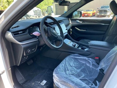 2026 Jeep Grand Cherokee Laredo Altitude 4x4