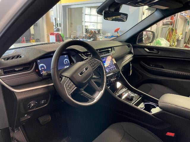 2026 Jeep Grand Cherokee L Laredo X 4x4