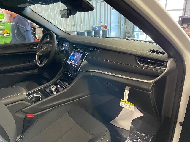 2026 Jeep Grand Cherokee L Laredo X 4x4
