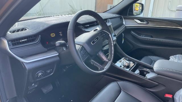 2027 Jeep Grand Cherokee L Limited 4x4
