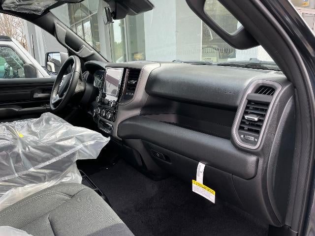 2026 RAM 1500 Express 4x4 Quad Cab 6'4" Box