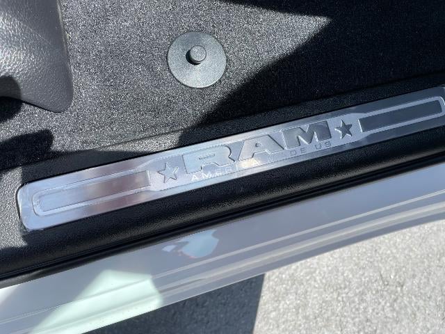 2026 RAM 1500 Big Horn 4x4 Crew Cab 5'7" Box