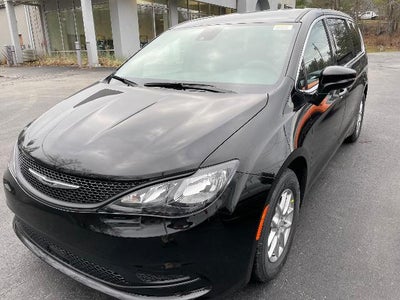 2026 Chrysler Voyager LX FWD