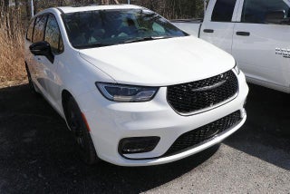 2023 Chrysler Pacifica Hybrid Limited FWD