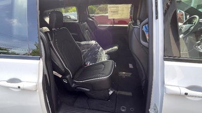 2027 Chrysler Pacifica Limited AWD
