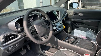 2027 Chrysler Pacifica Limited AWD