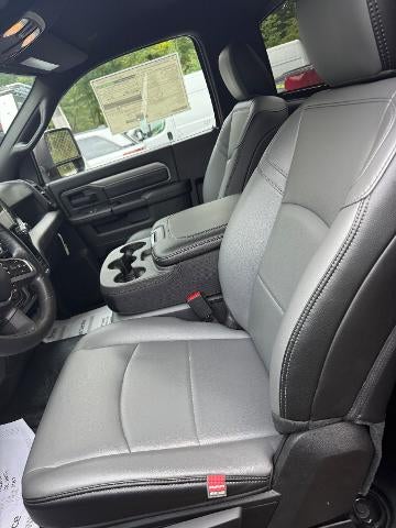 2026 RAM 2500 Tradesman 4x4 Reg Cab 8' Box