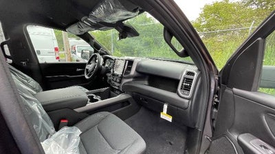 2026 RAM 1500 Express 4x4 Crew Cab 5'7" Box