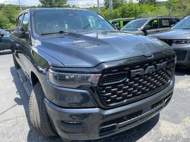 2026 RAM 1500 Express 4x4 Crew Cab 5'7" Box