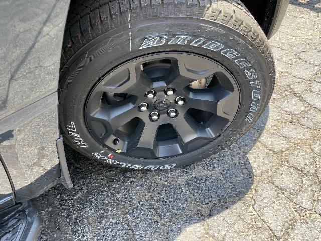 2026 RAM 1500 Express 4x4 Crew Cab 5'7" Box
