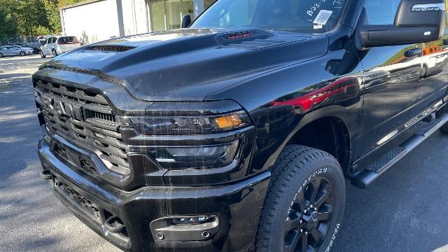 2026 RAM 2500 Black Express 4x4 Crew Cab 6'4" Box