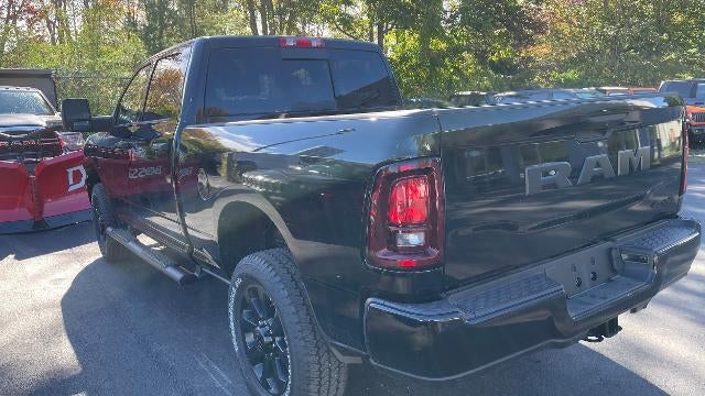 2026 RAM 2500 Black Express 4x4 Crew Cab 6'4" Box