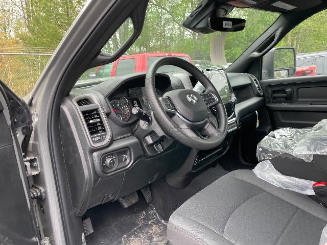 2026 RAM 2500 Black Express 4x4 Crew Cab 6'4" Box