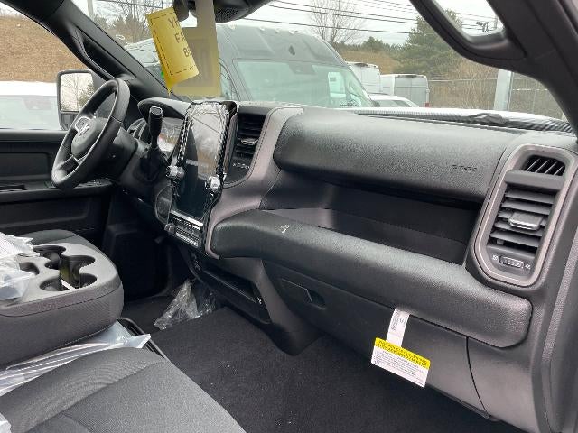 2026 RAM 2500 Black Express 4x4 Crew Cab 6'4" Box