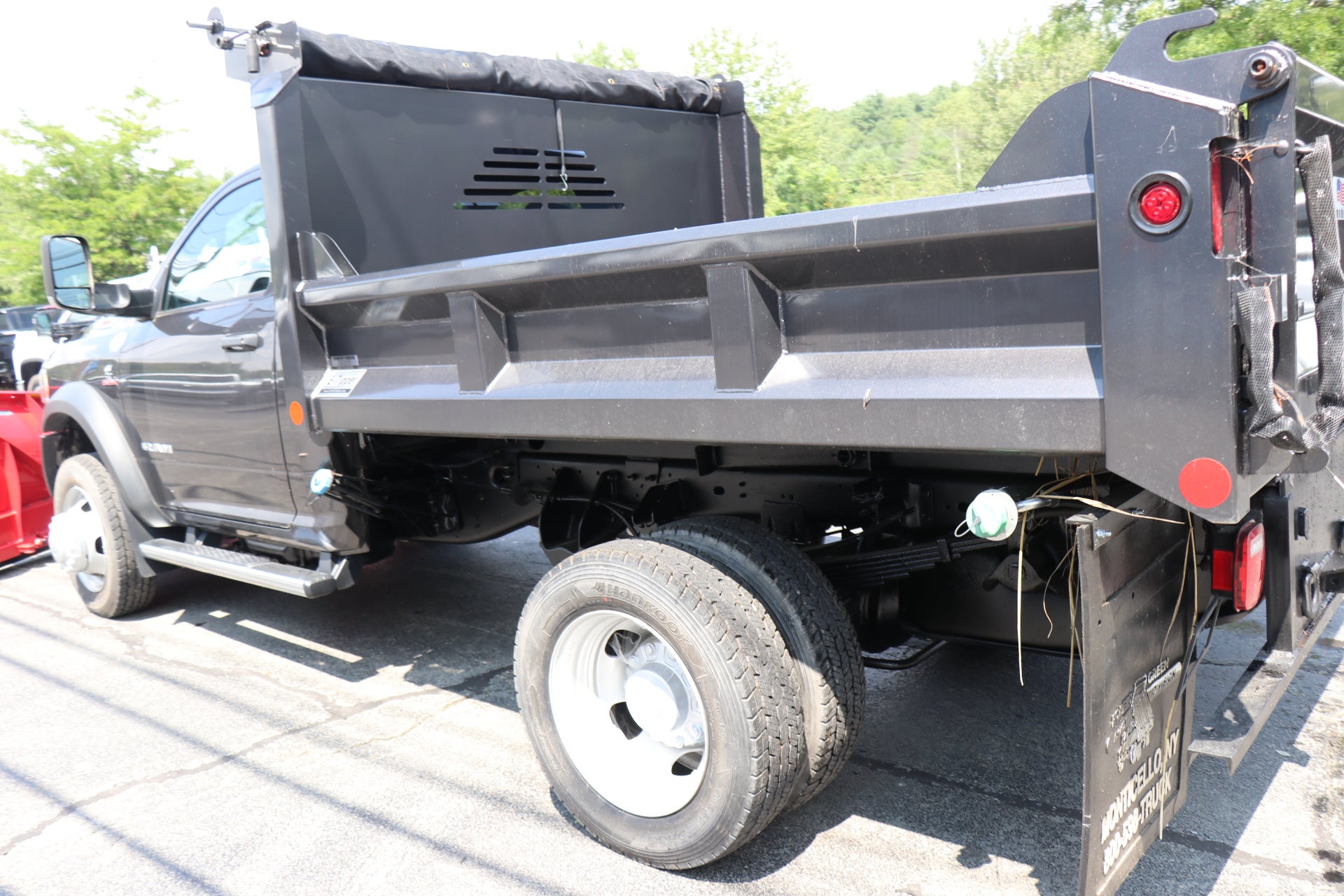 2022 RAM 5500 Chassis Cab Tradesman 4x4 Reg Cab 60" CA 144.5" WB