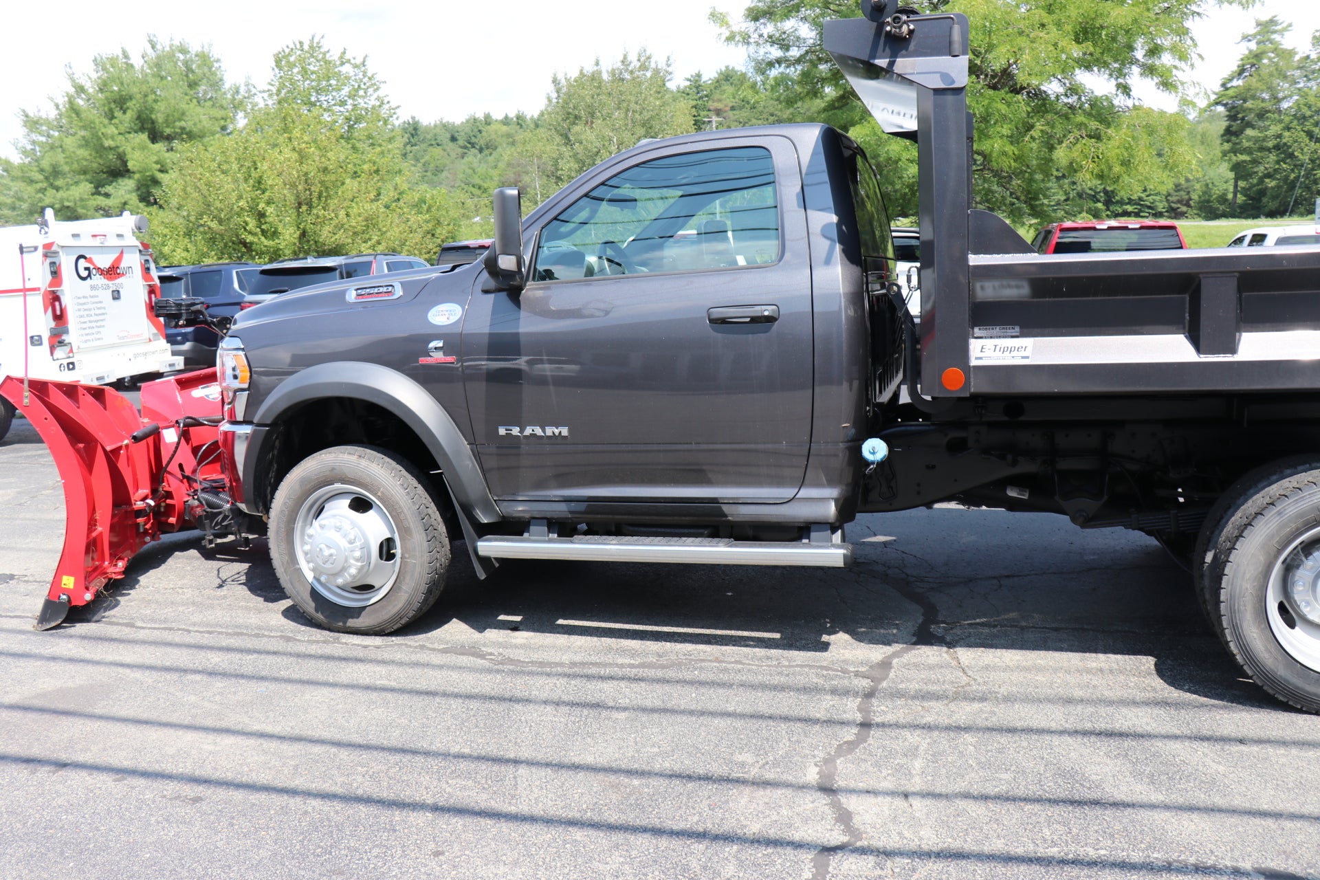 2022 RAM 5500 Chassis Cab Tradesman 4x4 Reg Cab 60" CA 144.5" WB
