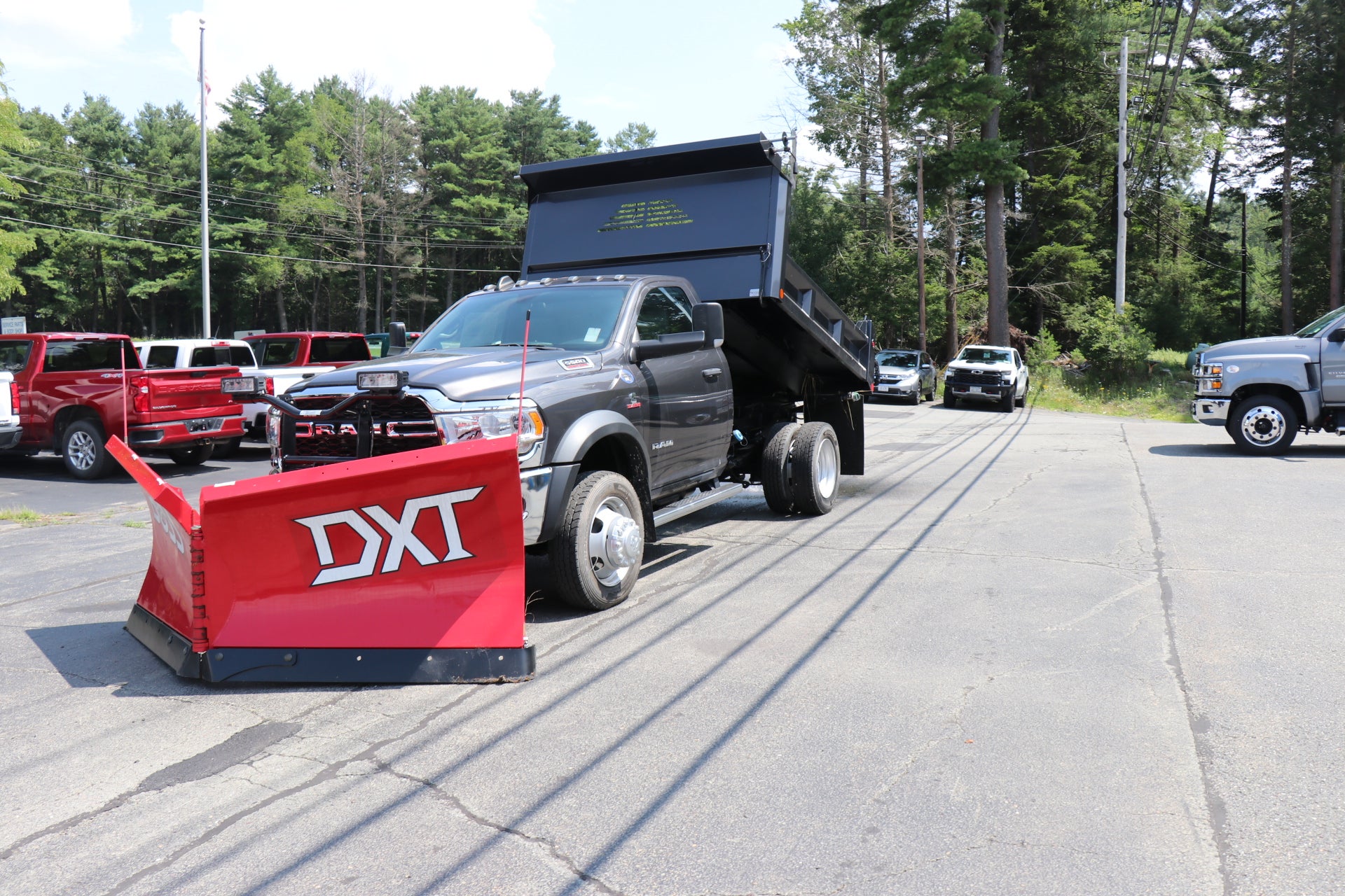 2022 RAM 5500 Chassis Cab Tradesman 4x4 Reg Cab 60" CA 144.5" WB