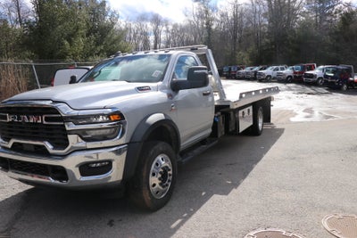 2026 RAM 5500 Chassis Cab Tradesman 4x4 Reg Cab 120" CA 204.5" WB