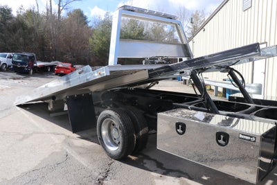 2026 RAM 5500 Chassis Cab Tradesman 4x4 Reg Cab 120" CA 204.5" WB