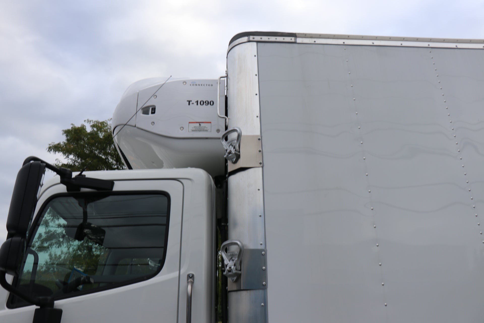 2027 Hino XL7 Base